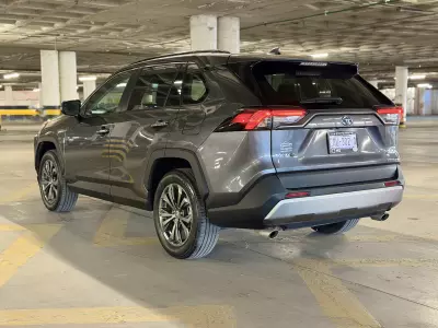 Toyota RAV4 VUD 2022