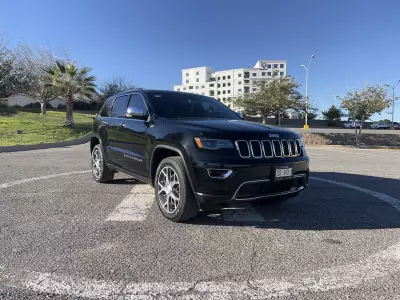 Jeep Grand Cherokee VUD 2022