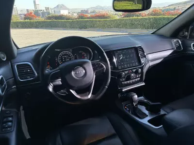 Jeep Grand Cherokee VUD 2022