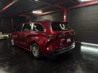 Toyota Sienna Minivan 2022