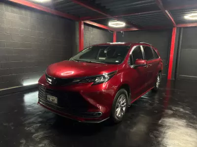 Toyota Sienna Minivan 2022