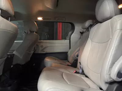 Toyota Sienna Minivan 2022