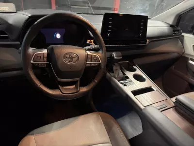 Toyota Sienna Minivan 2022