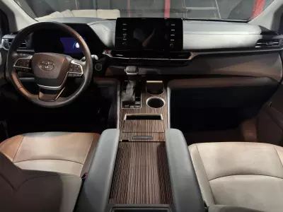 Toyota Sienna Minivan 2022