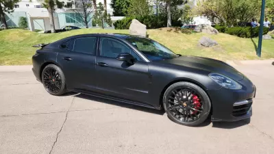 Porsche Panamera 2021