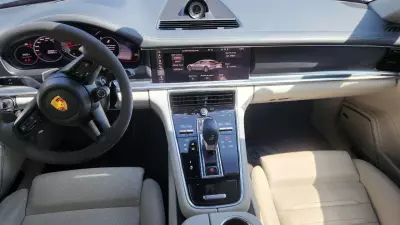 Porsche Panamera 2021