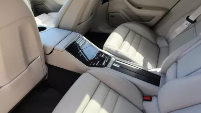 Porsche Panamera 2021