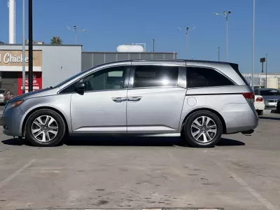 Honda Odyssey Minivan 2016