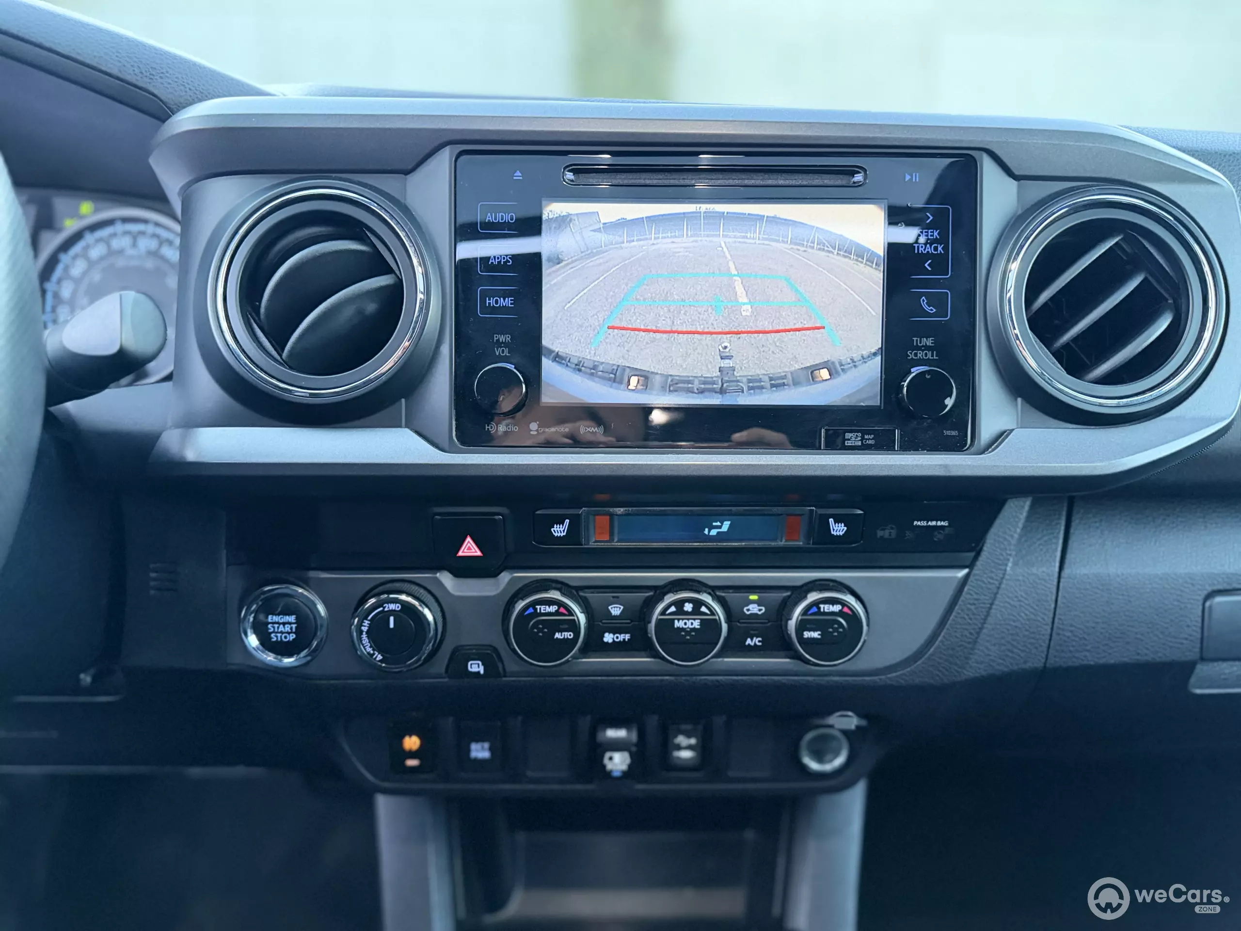 Toyota Tacoma Pick-Up