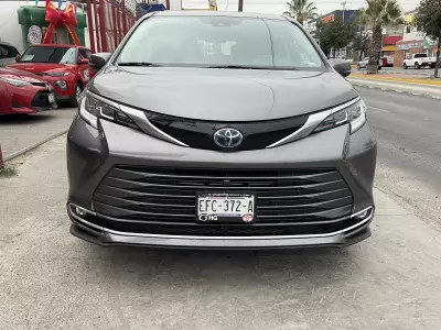 Toyota Sienna Minivan 2022