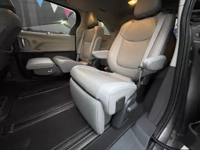 Toyota Sienna Minivan 2022
