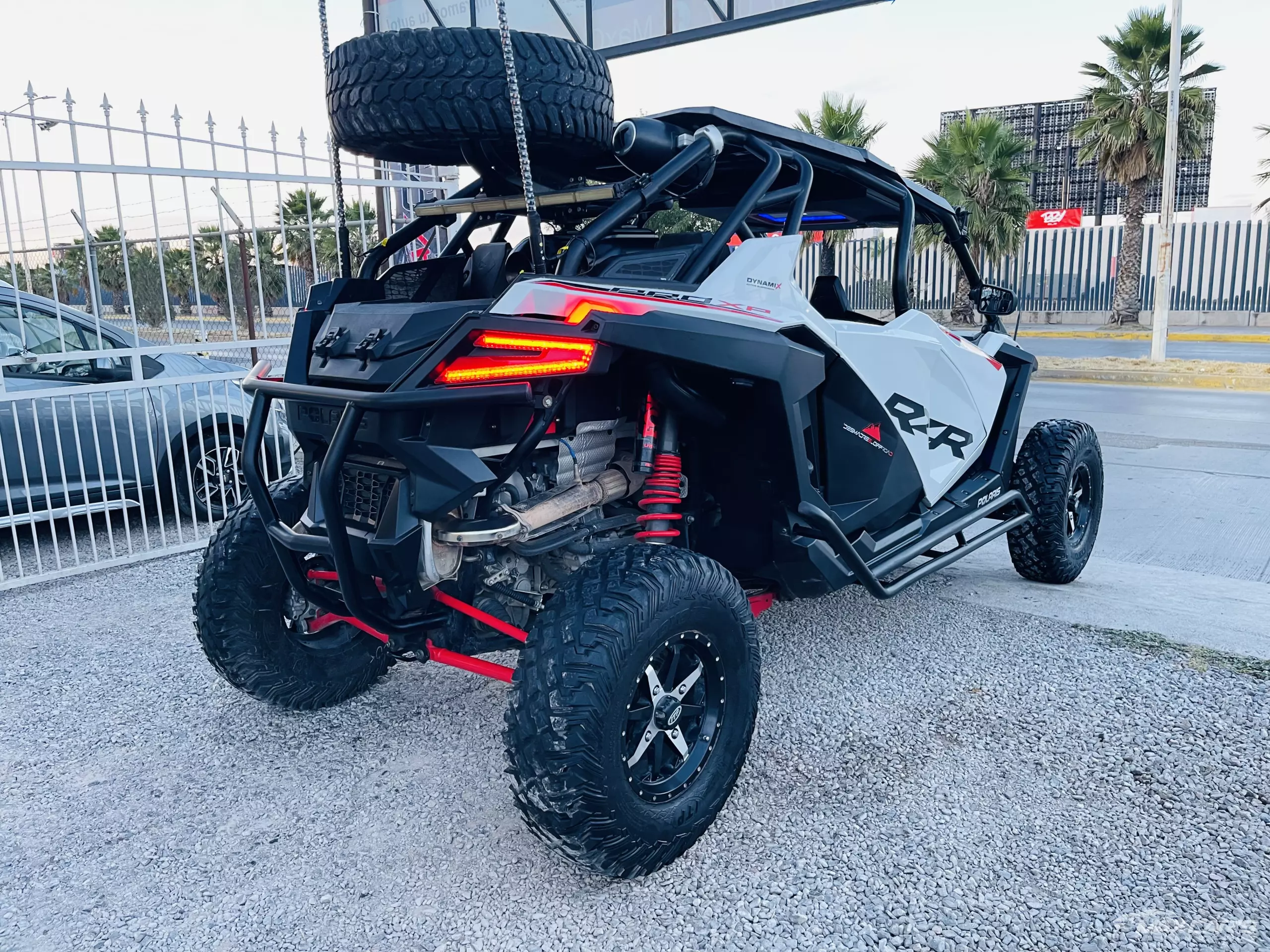 POLARIS RZR 