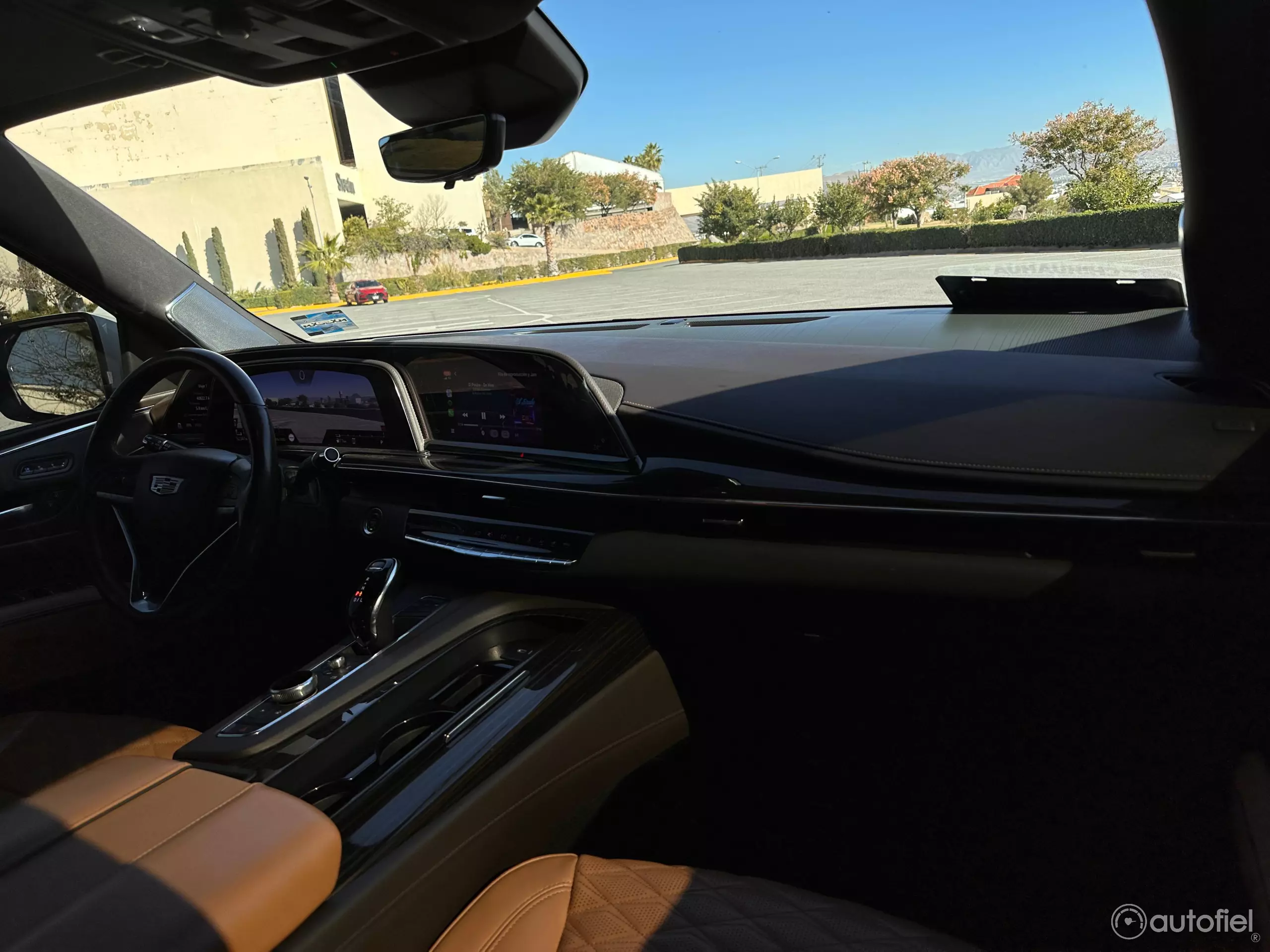 Cadillac Escalade VUD