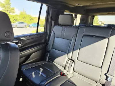 Chevrolet Suburban VUD 2021