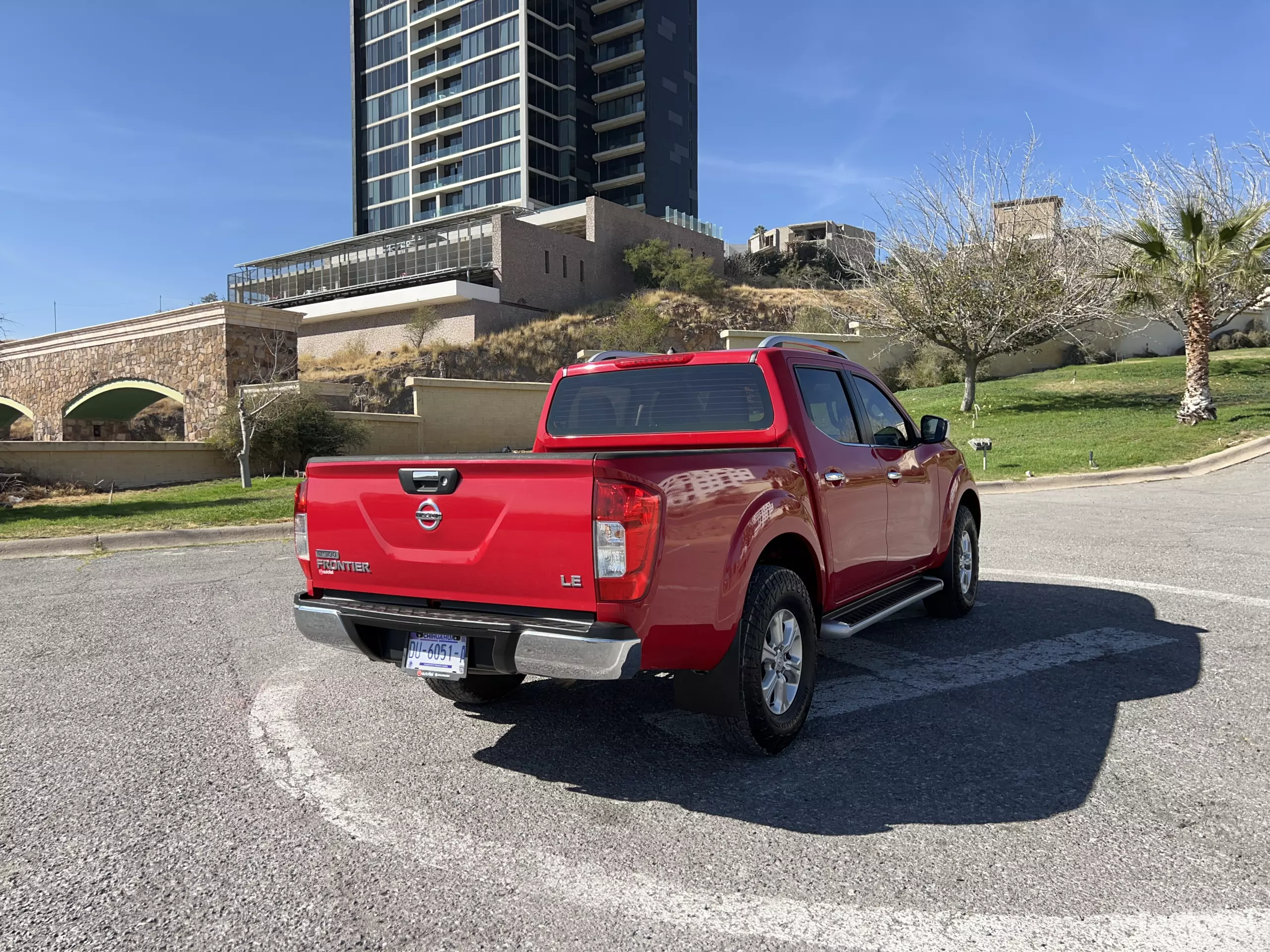 Nissan NP 300 Frontier Pick-Up