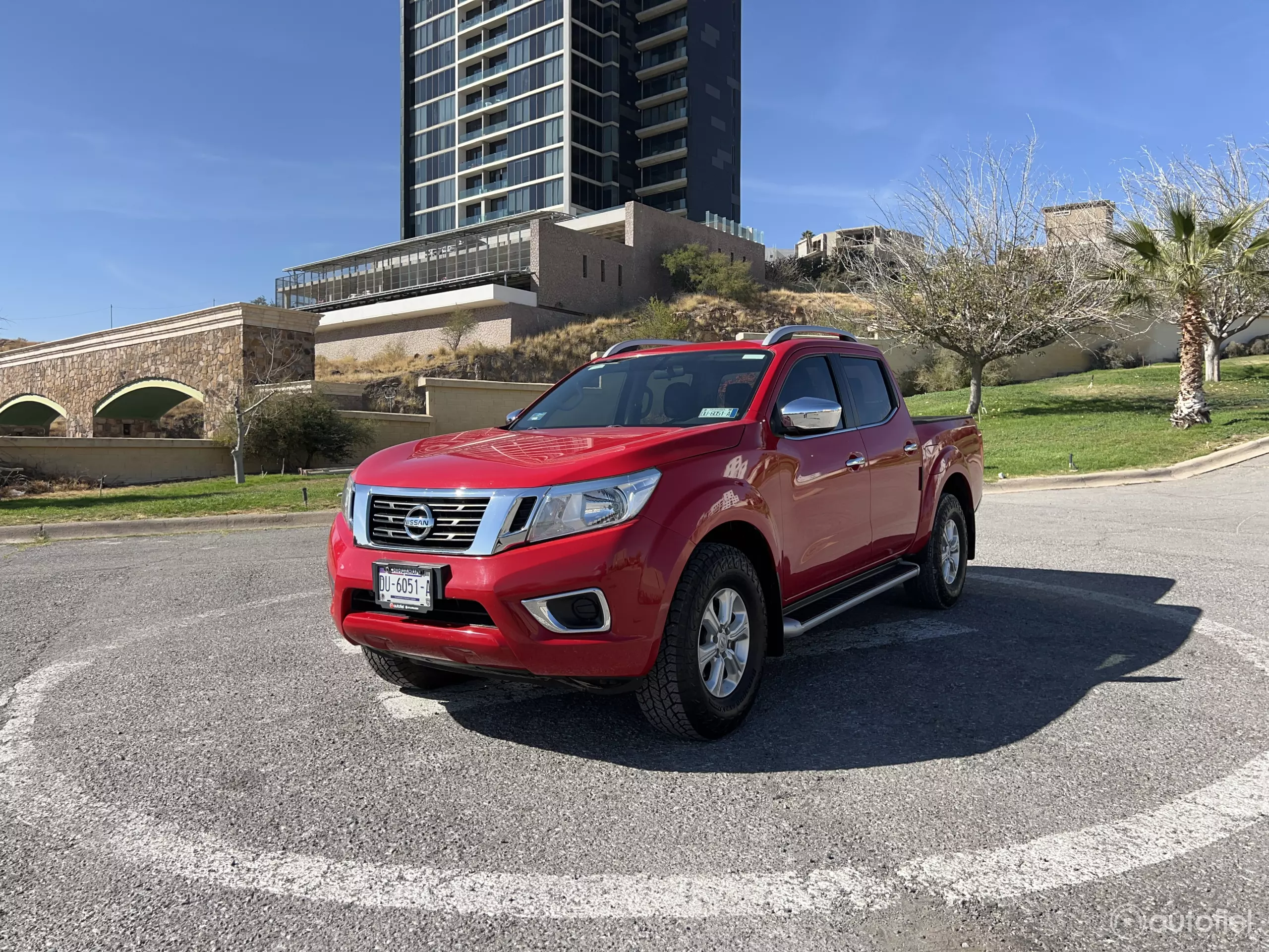 Nissan NP 300 Frontier Pick-Up