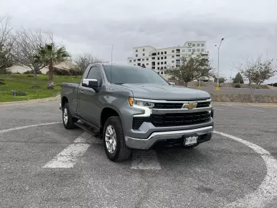 Chevrolet Cheyenne Pick-Up 2023