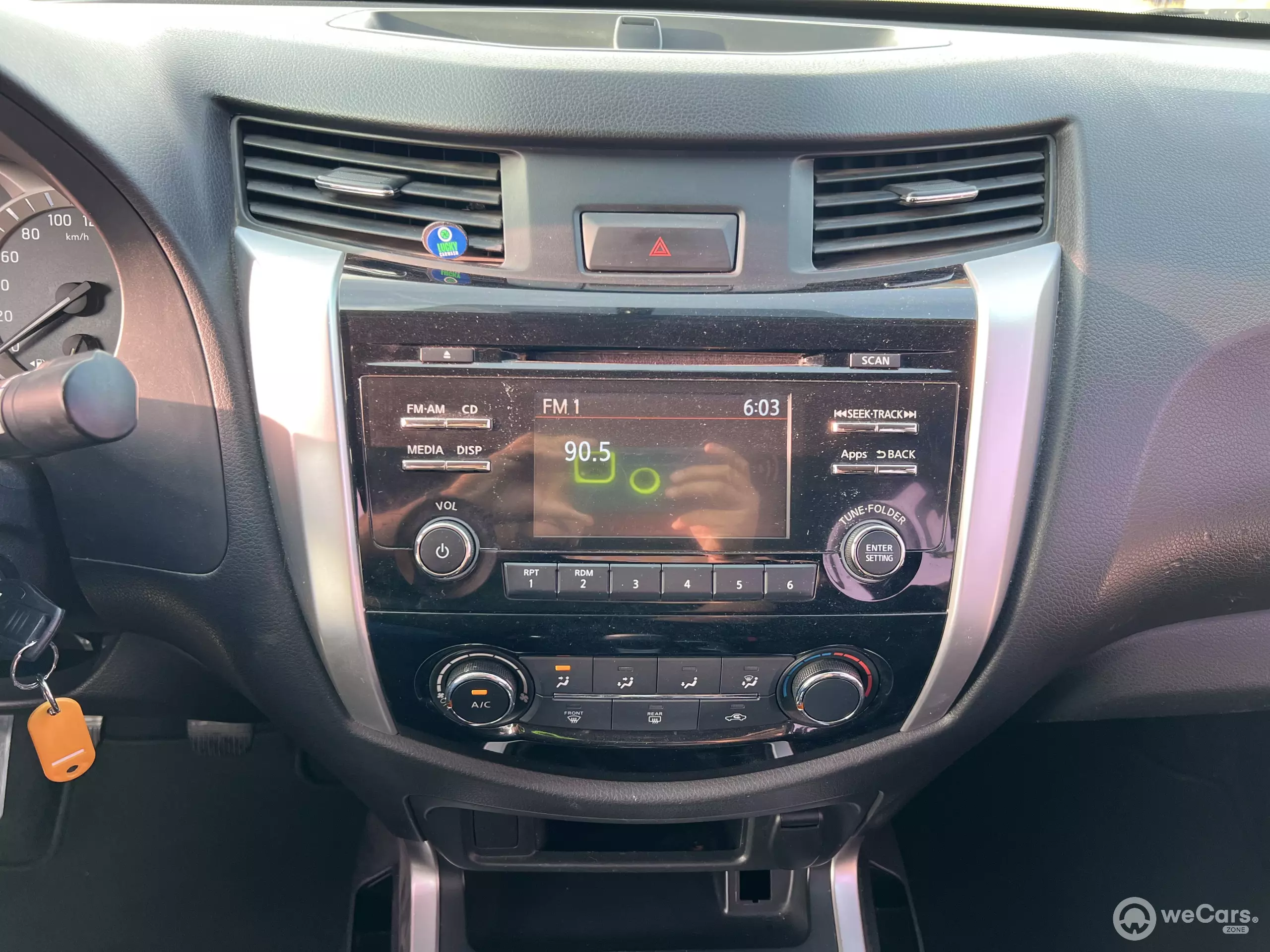 Nissan NP300 Frontier Pick-Up