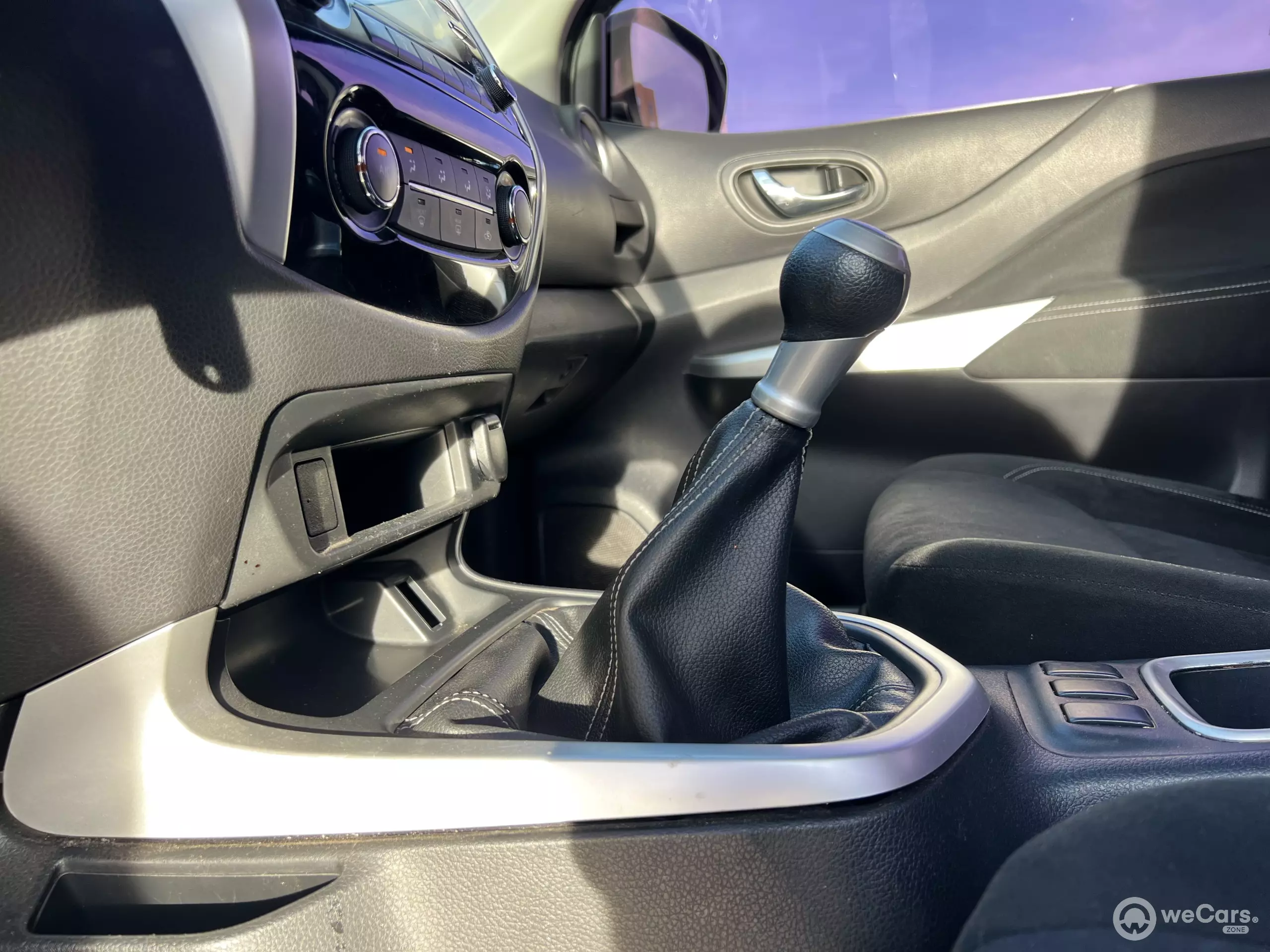 Nissan NP300 Frontier Pick-Up