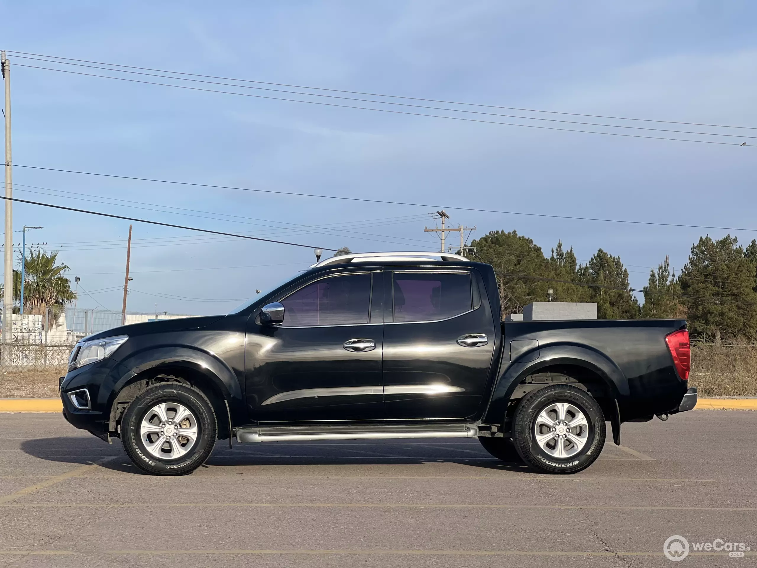 Nissan NP300 Frontier Pick-Up