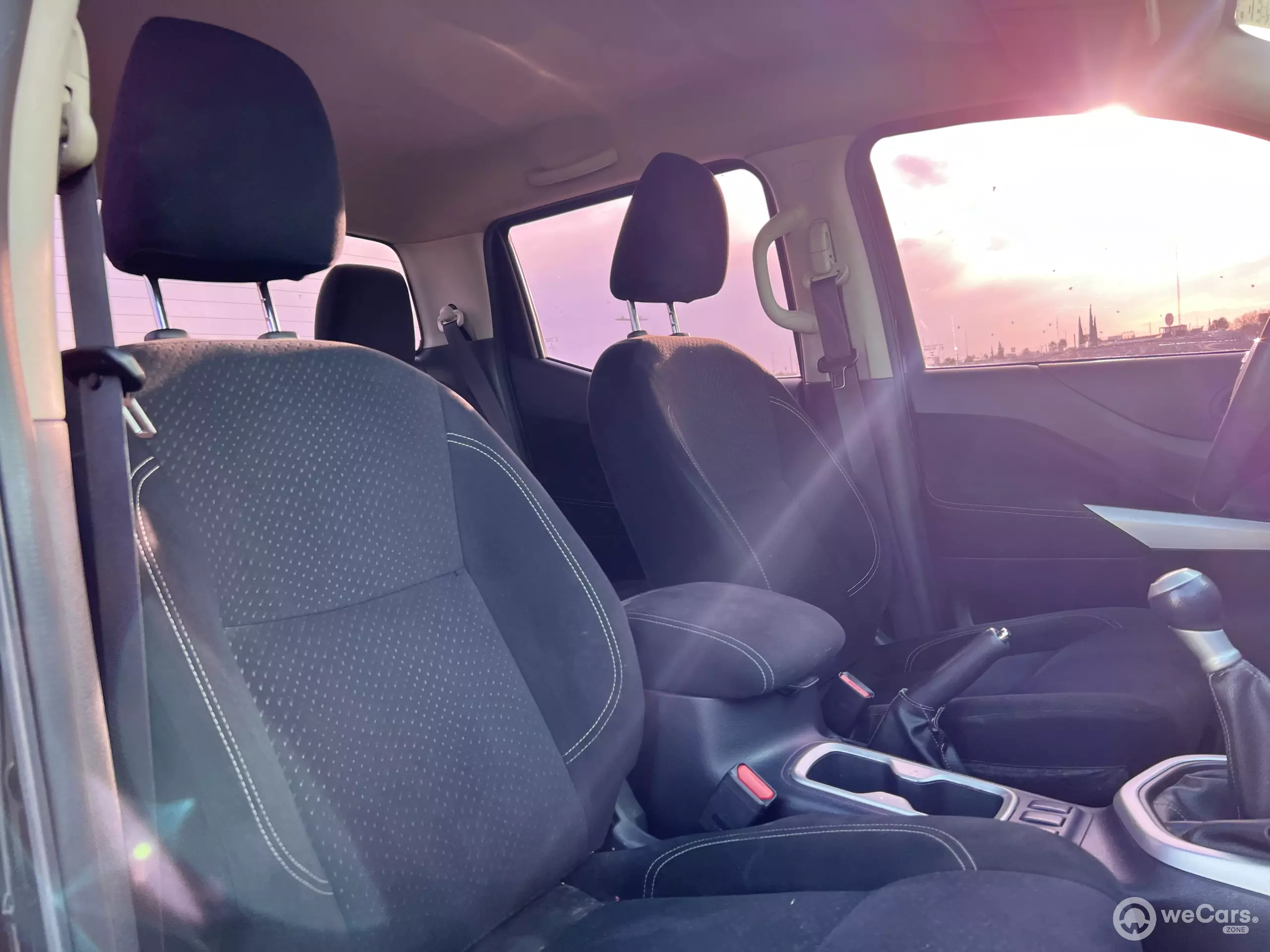 Nissan NP300 Frontier Pick-Up