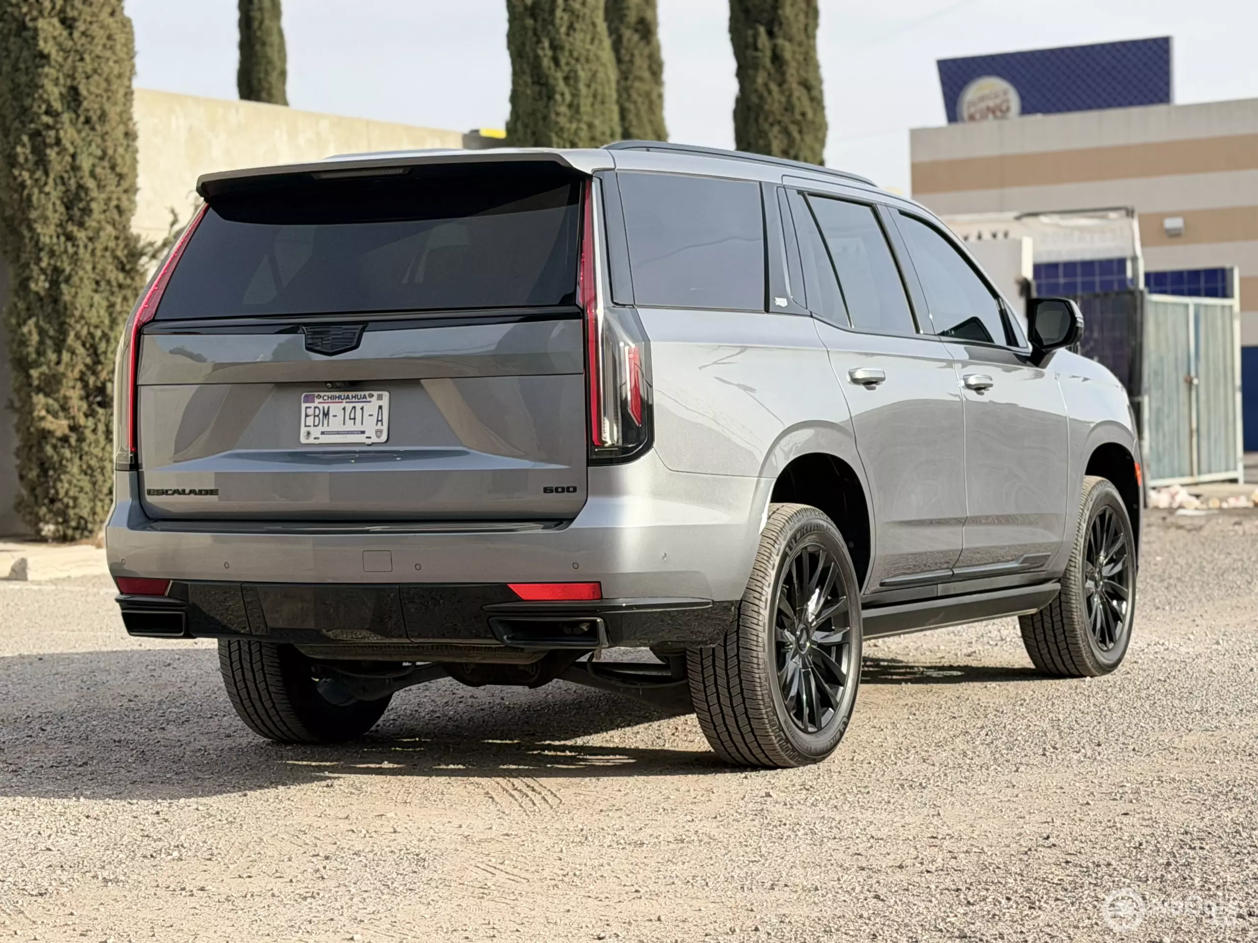 Cadillac Escalade VUD