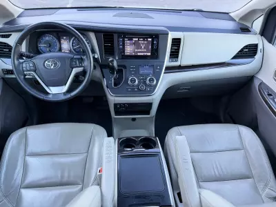 Toyota Sienna Minivan 2017