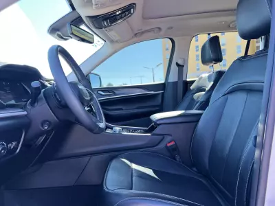 Jeep Grand Cherokee VUD 2023