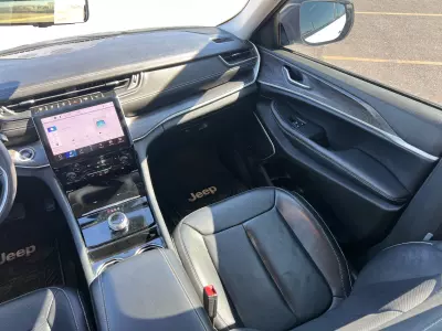 Jeep Grand Cherokee VUD 2023