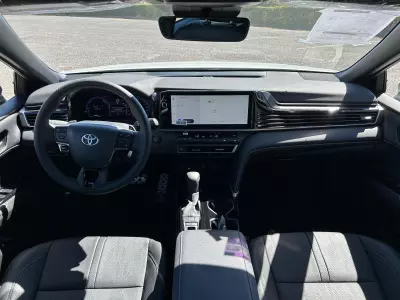 Toyota Camry 2025