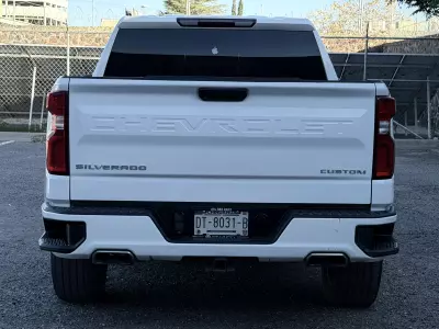 Chevrolet Silverado Pick-Up 2021