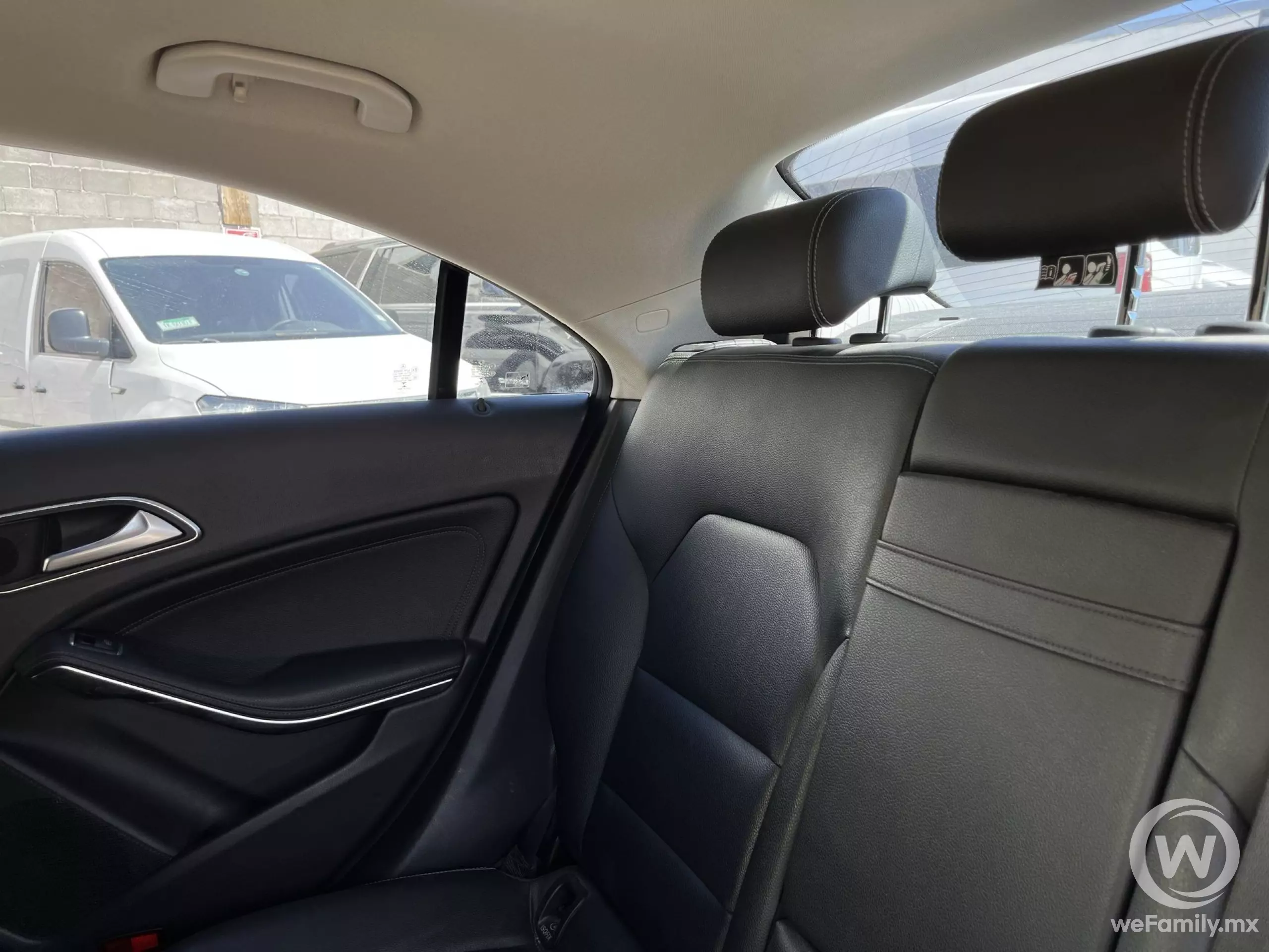 Mercedes Benz CLA 200